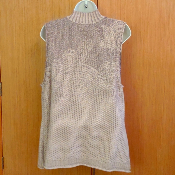 +SZ Coldwater Creek SZ 1X Grey Patterned Zip Front Vest. - Picture 2 of 8